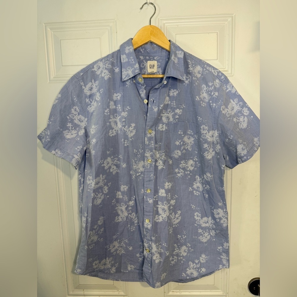 GAP Blue and White Casual Button Down Shirt